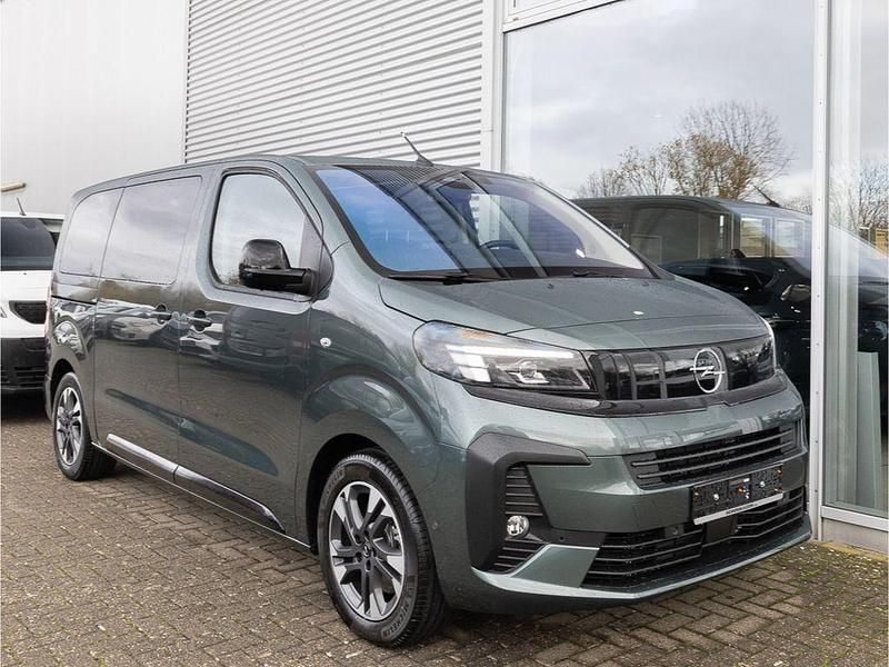 Neu Opel Zafira 179 PS (131 kW) 2025 Grau Van / Kleinbus