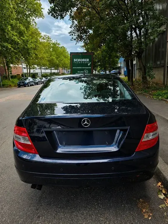 Gebraucht Mercedes C180 156 PS (114 kW) 2009 Schwarz Limousine