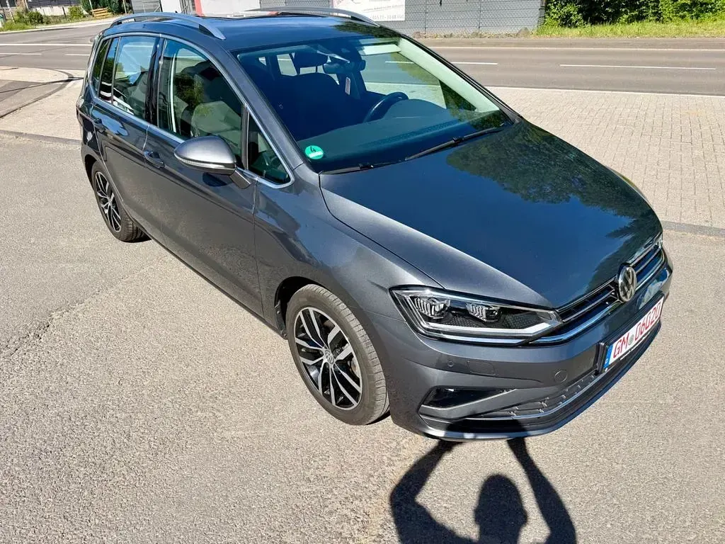 Gebraucht VW Golf VII 131 PS (96 kW) 2018 Grau Limousine