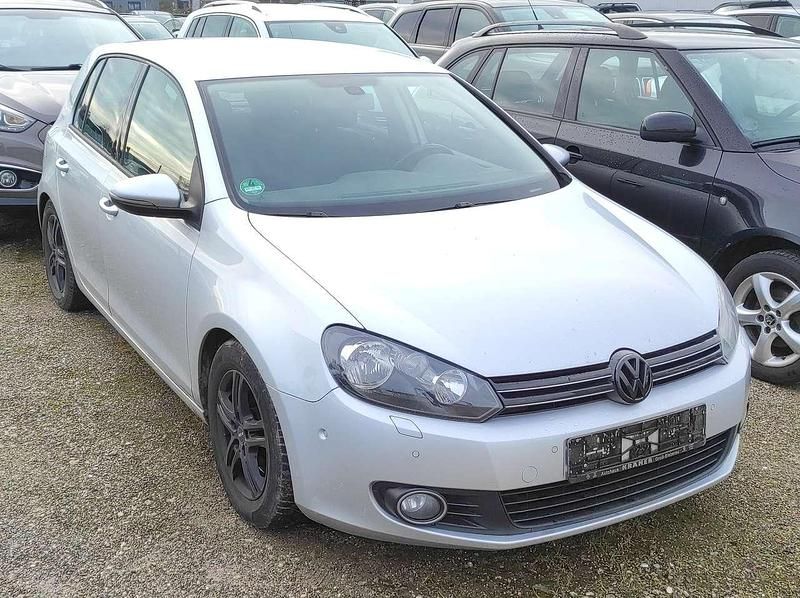 Reflexsilber metallic Gebraucht 2010 VW Golf VI Sport Kleinwagen | 3.499 € (Superpreis) - Bild 1/4