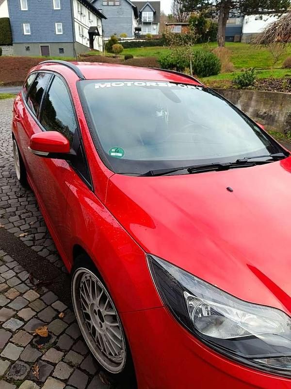Gebraucht Ford Focus ST 250 PS (183 kW) 2013 Rot Kombi