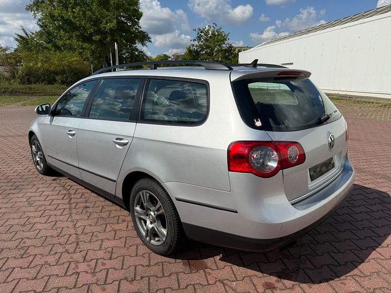 Gebraucht VW Passat Trendline 170 PS (125 kW) 2011 Silber Kombi