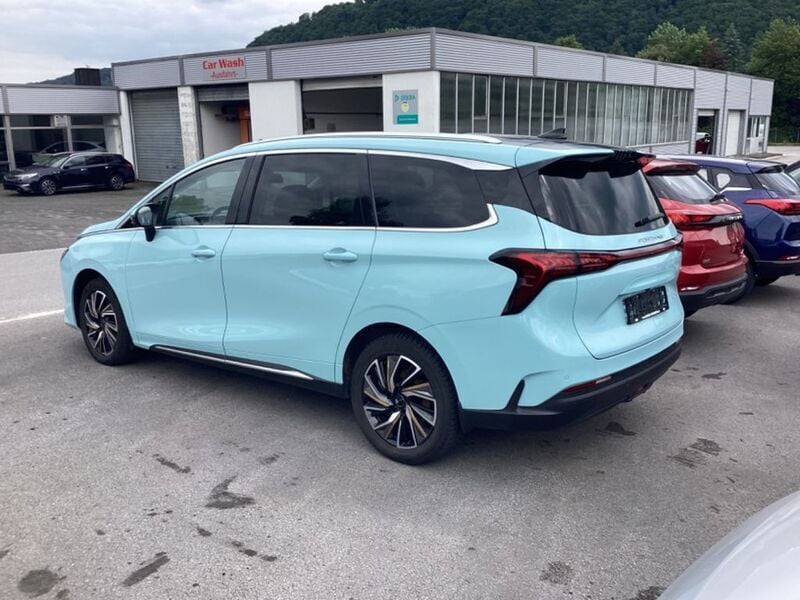 Gebraucht DFSK Forthing 4 177 PS (130 kW) 2024 Blau Van / Kleinbus