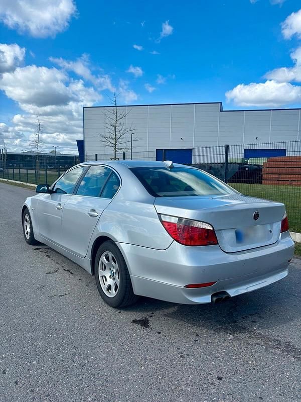 Gebraucht BMW 520 170 PS (125 kW) 2004 Silber Limousine