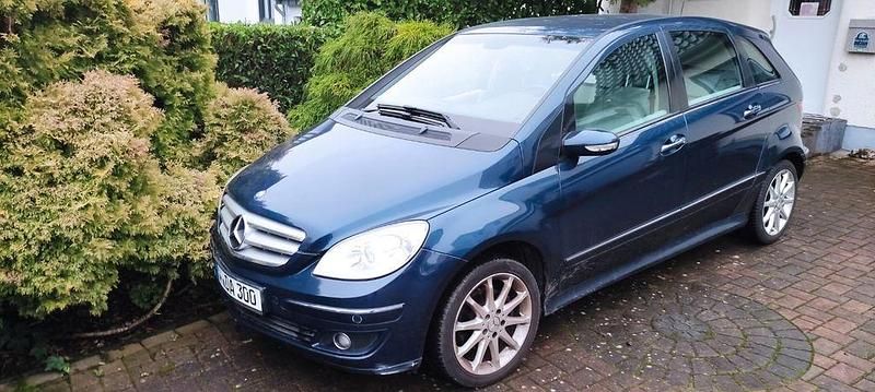 Blau Gebraucht 2006 Mercedes B200 Van / Kleinbus | 2.500 € (Etwas zu teuer) - Bild 1/4