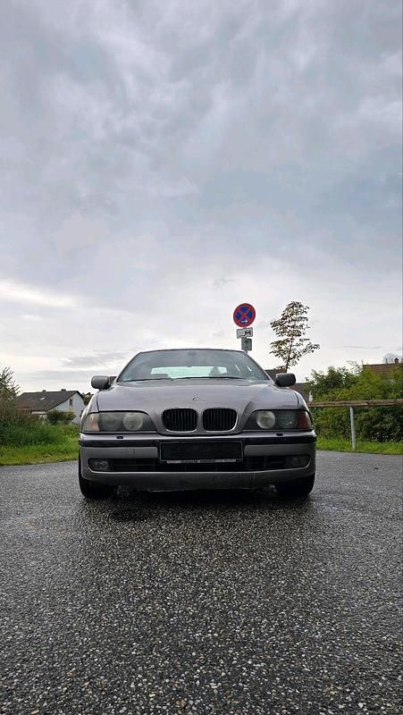 Silber Gebraucht 1999 BMW 523 Limousine | 1.500 € (Superpreis) - Bild 1/4