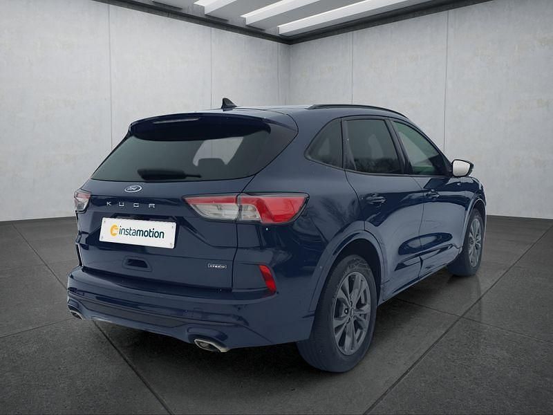 Używany Ford Kuga 224 KM (164 kW) 2022 Niebieski SUV