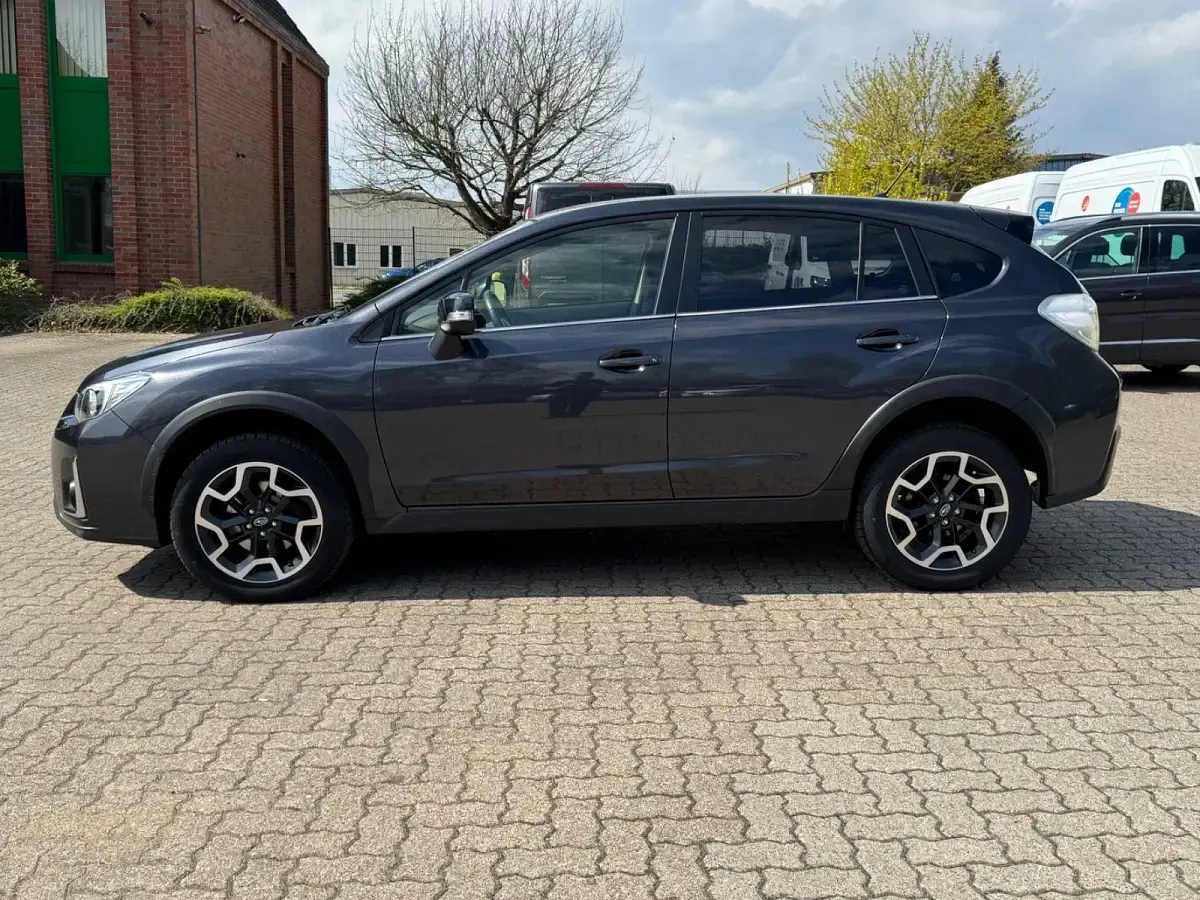 Gebraucht Subaru XV Comfort 114 PS (83 kW) 2017 Grau SUV