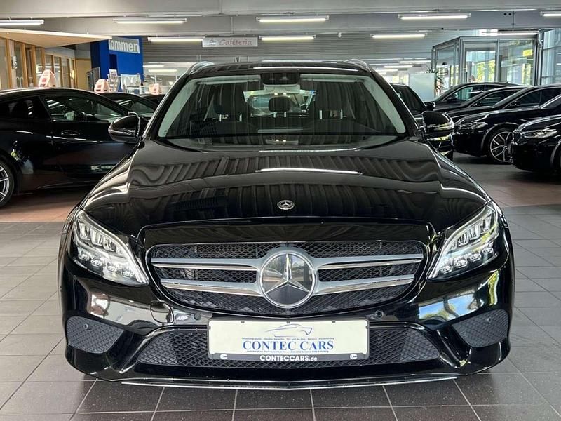 Gebraucht Mercedes C300e Advanced 306 PS (225 kW) 2019 Ung. schwarz Kombi