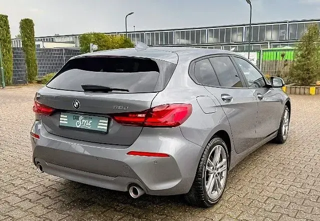 Gebraucht BMW 118 Advantage 150 PS (110 kW) 2023 Silber Kleinwagen