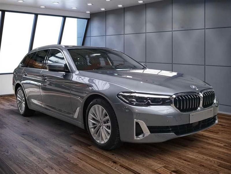 Gebraucht BMW 530e 292 PS (214 kW) 2021 Grau Kombi