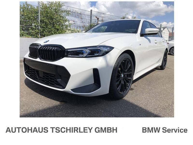 Weiß Gebraucht 2024 BMW 330 M Sport Limousine | 48.870 € (Etwas zu teuer) - Bild 1/4