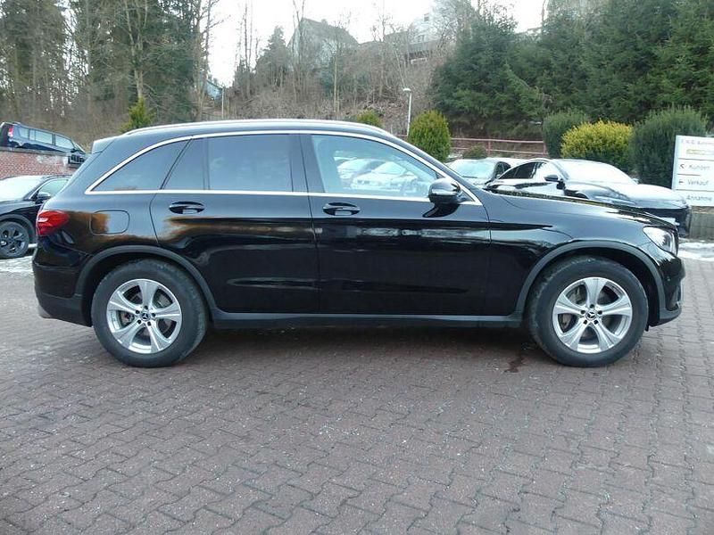 Gebraucht Mercedes GLC250 204 PS (150 kW) 2017 Schwarz (metallic) SUV
