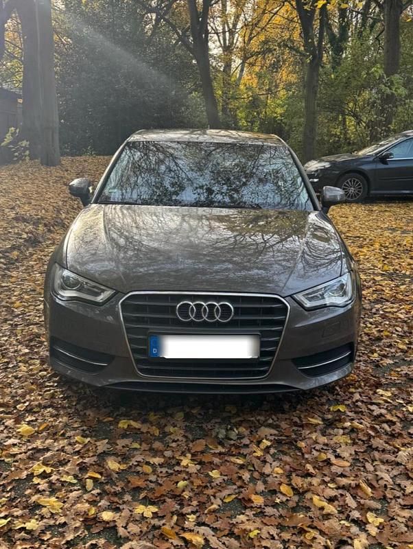 Braun Gebraucht 2014 Audi A3 Limousine | 7.900 € (Etwas zu teuer) - Bild 1/4