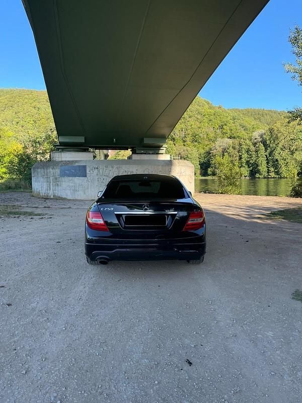 Gebraucht Mercedes C250 204 PS (150 kW) 2013 Schwarz Coupé