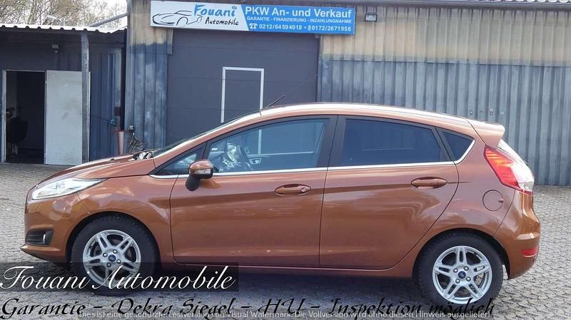 Gebraucht Ford Fiesta Titanium 101 PS (74 kW) 2014 Torinobraun metallic Kleinwagen
