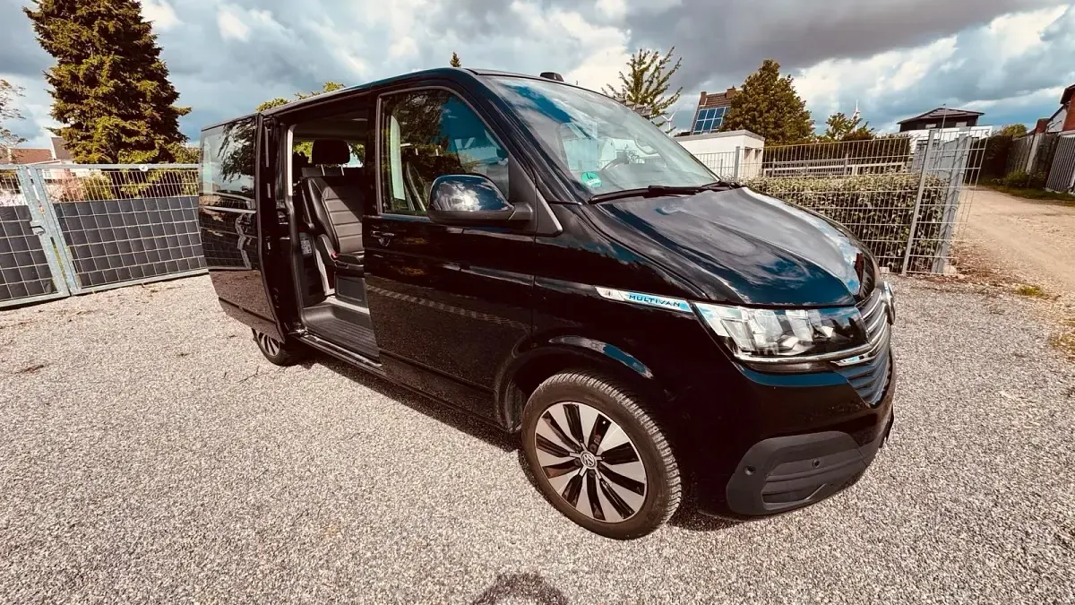 Gebraucht VW Multivan 180 PS (132 kW) 2021 Schwarz Van / Kleinbus
