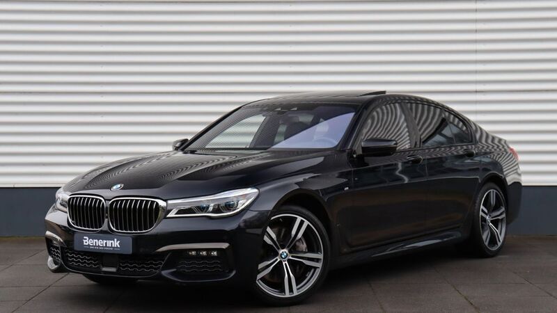Schwarz Gebraucht 2018 BMW 750 Sport Line Limousine | 33.990 € (Fairer Preis) - Bild 1/4