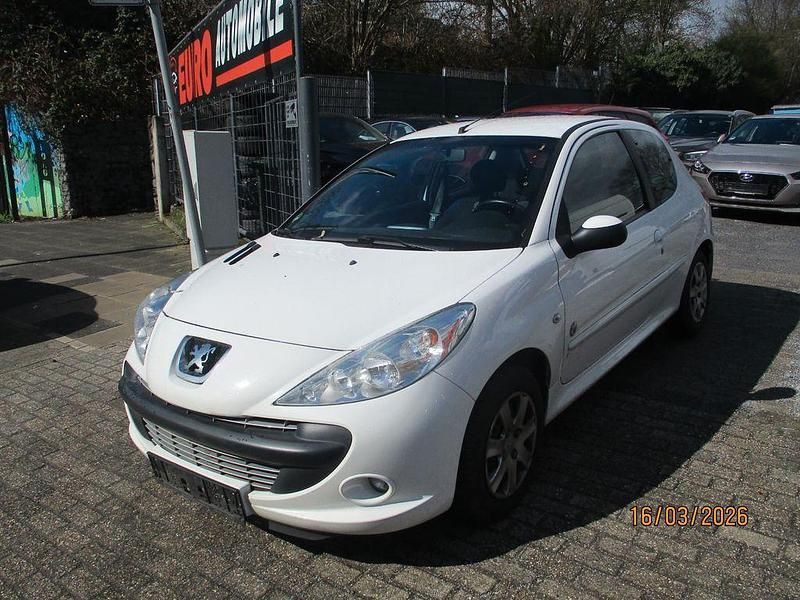 Gebraucht Peugeot 206+ 73 PS (53 kW) 2012 Weiß Kleinwagen