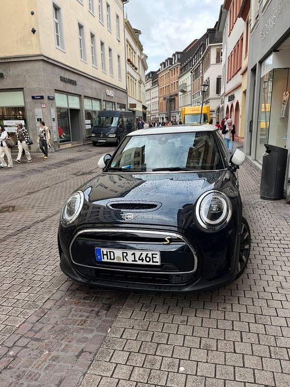 Blau Gebraucht 2023 Mini Cooper SE Kleinwagen | 22.900 € - Bild 1/3