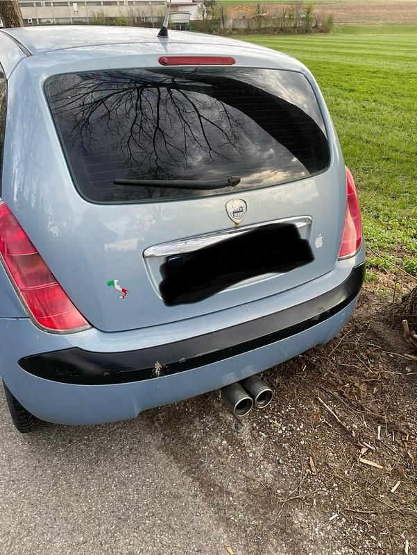 Gebraucht Lancia Ypsilon 95 PS (69 kW) 2003 Blau Kleinwagen