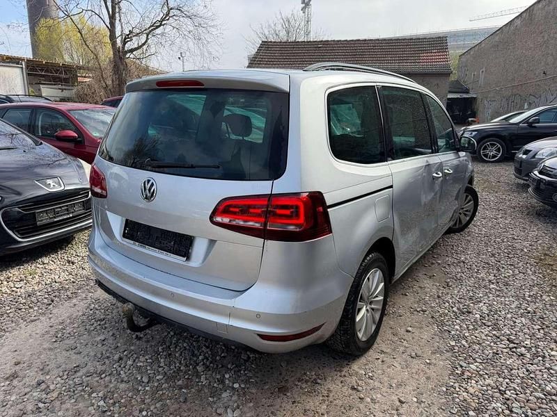 Gebraucht VW Sharan Comfortline 150 PS (110 kW) 2015 Silber Van / Kleinbus