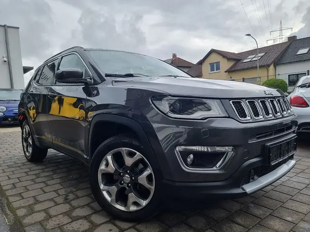 Used Jeep Compass 140 HP (102 kW) 2018 Grey SUV