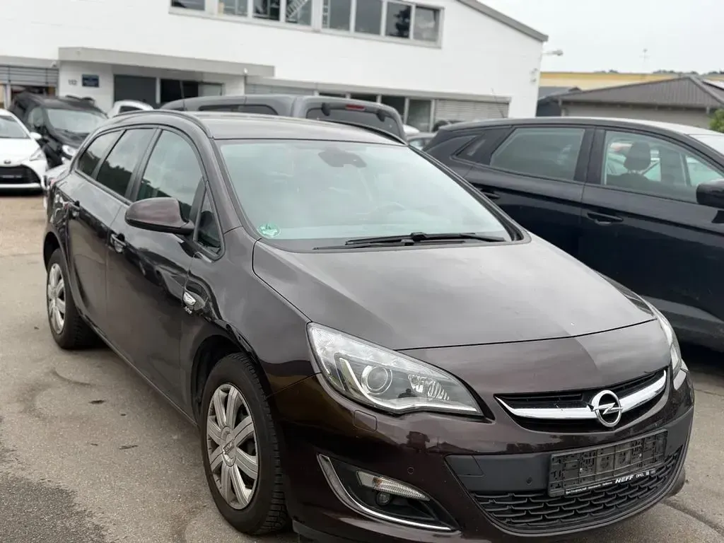 Gebraucht Opel Astra Active 110 PS (80 kW) 2013 Braun Kombi
