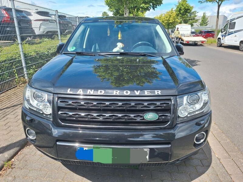 Schwarz Gebraucht 2013 Land Rover Freelander 2 SE SUV | 14.300 € - Bild 1/4