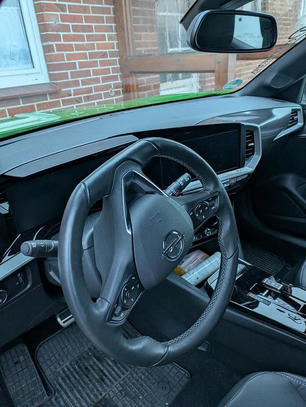 Gebraucht Opel Mokka-e Ultimate 100 kW (136 PS) 2022 Grün SUV