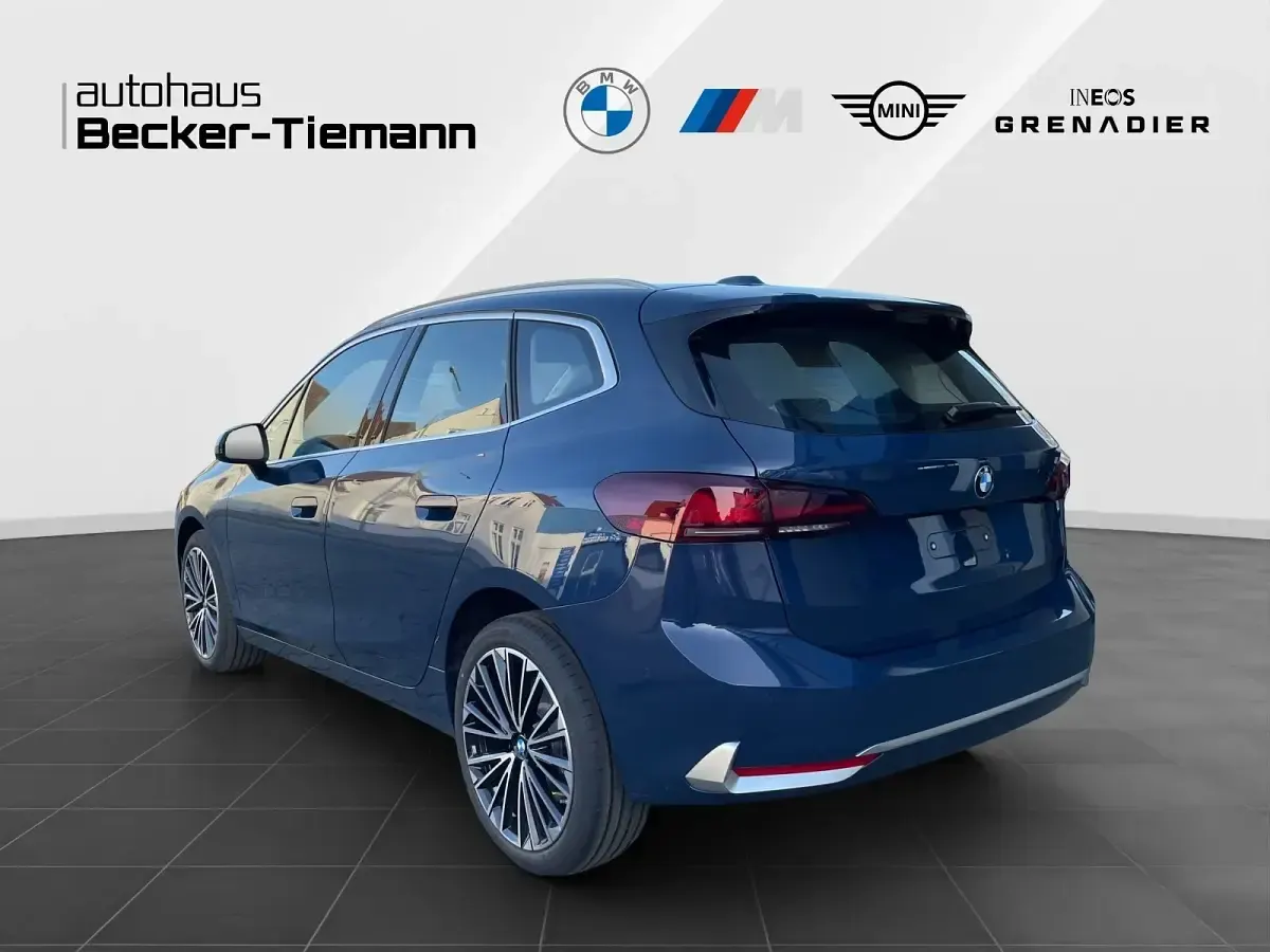 Neu BMW 216 Exclusive 122 PS (89 kW) 2026 Blau Coupé