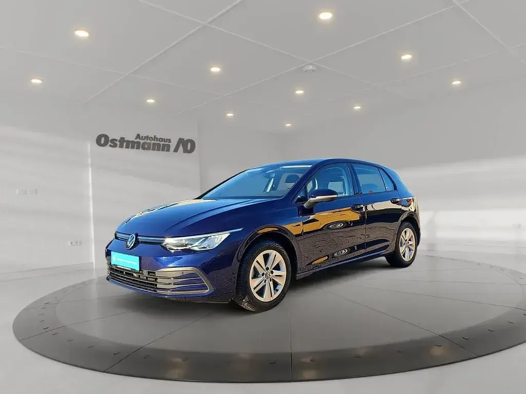 Gebraucht VW Golf VIII Life 150 PS (110 kW) 2022 Blau Limousine