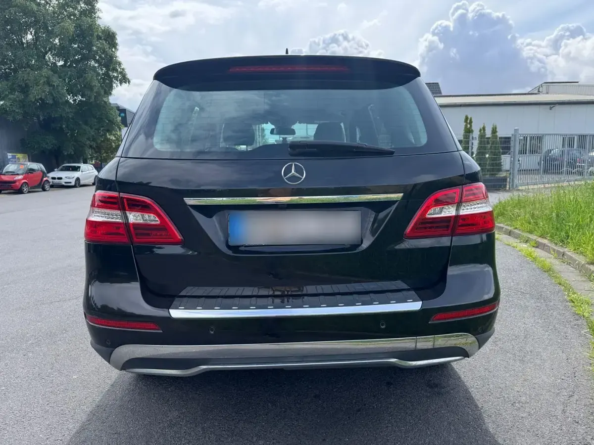Gebraucht Mercedes ML250 204 PS (150 kW) 2013 Schwarz SUV