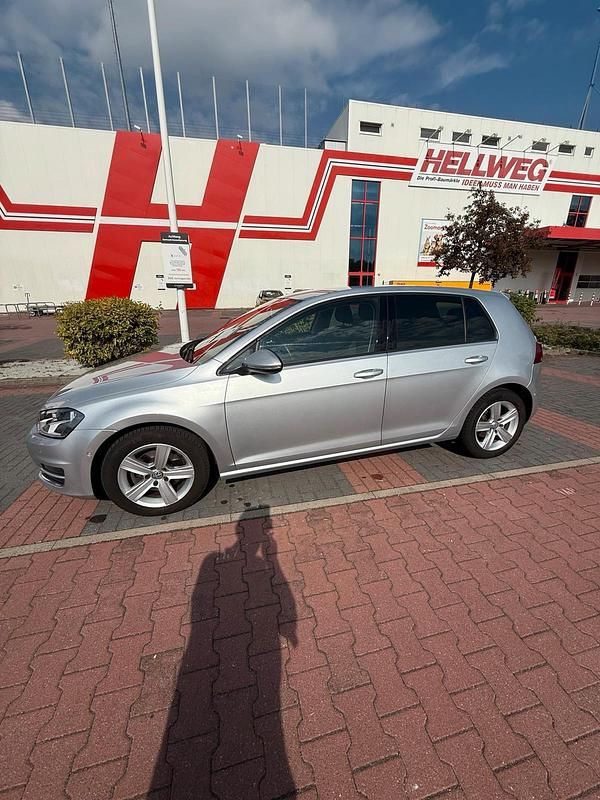 Silber Gebraucht 2014 VW Golf VII Limousine | 7.999 € (Guter Preis) - Bild 1/4
