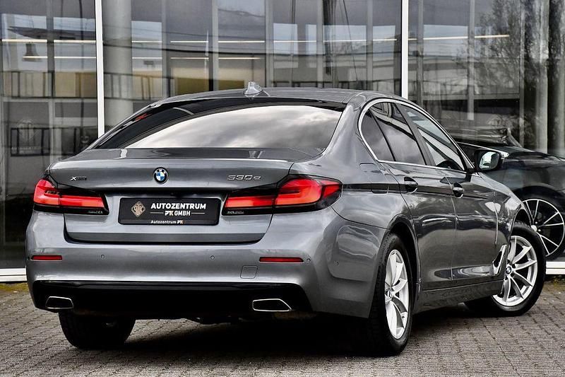 Gebraucht BMW 530e 292 PS (214 kW) 2020 Bluestone Limousine