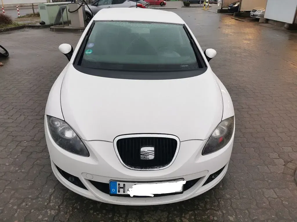 Używany Seat Leon Style 102 KM (75 kW) 2009 Biały Hatchback