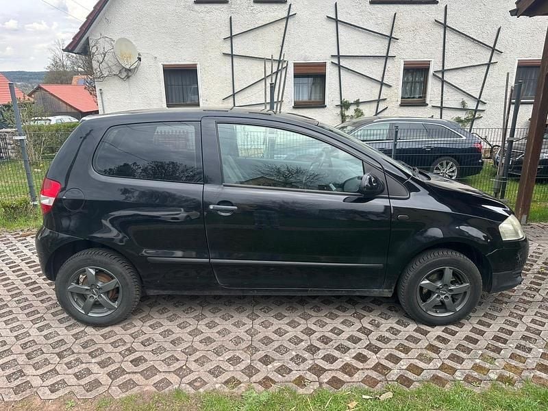 Second-hand VW Fox 55 CP (40 kW) 2006 Negru Hatchback