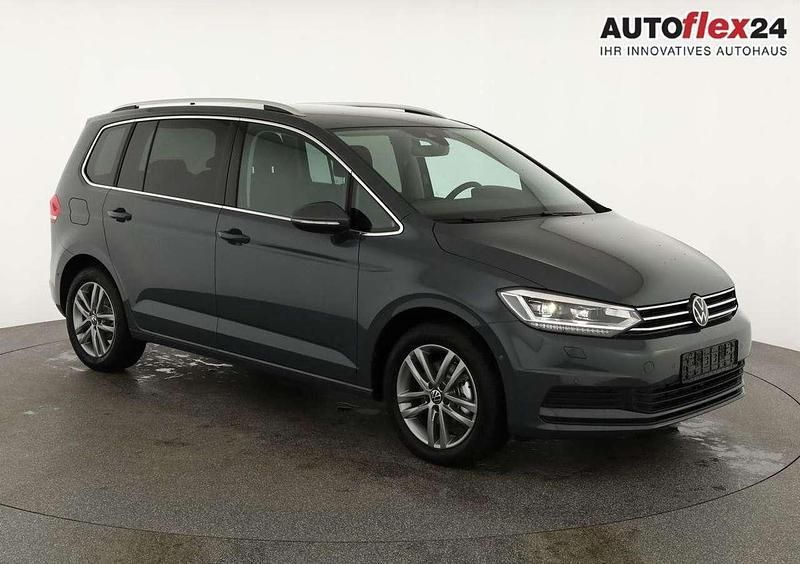 Delfin grau metallic Neu 2025 VW Touran Comfortline Van / Kleinbus | 42.245 € (Fairer Preis) - Bild 1/4