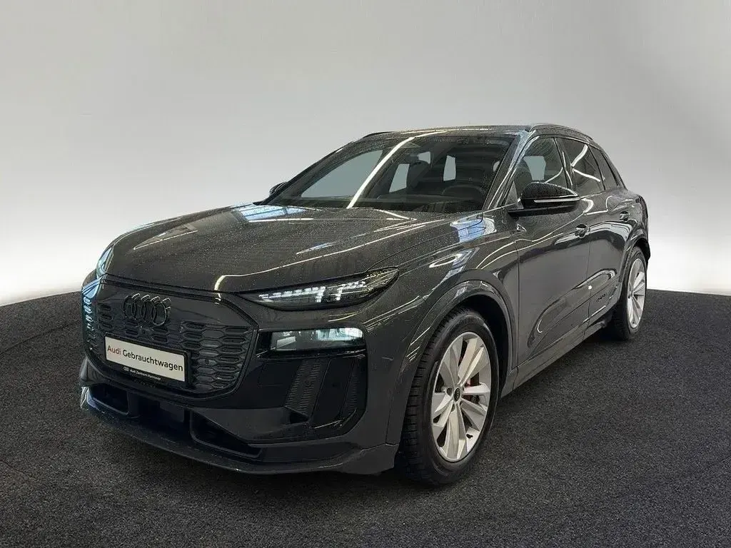 Gebraucht Audi SQ6 e-tron Edition .1 359 kW (489 PS) 2025 Magnetgrau SUV