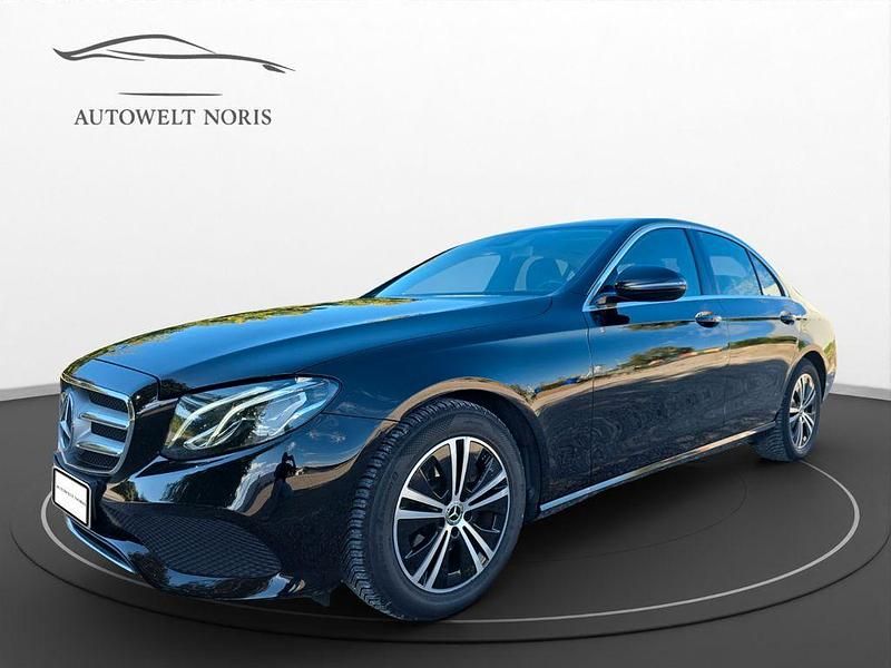 Schwarz Gebraucht 2020 Mercedes E200 Limousine | 24.980 € (Guter Preis) - Bild 1/4