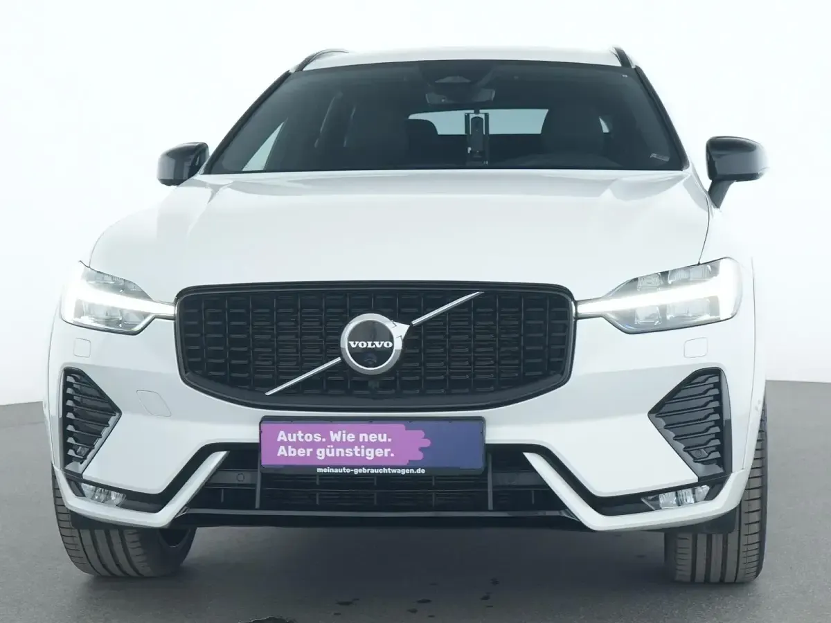 Gebraucht Volvo XC60 R-Design 250 PS (183 kW) 2022 Crystal white SUV