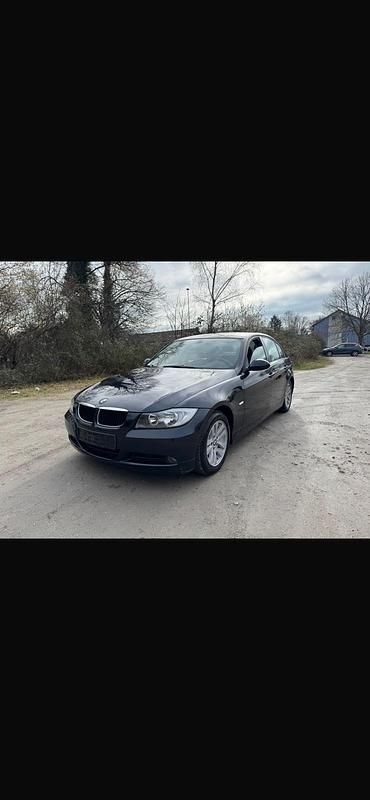 Gebraucht BMW 320 150 PS (110 kW) 2005 Blau Limousine