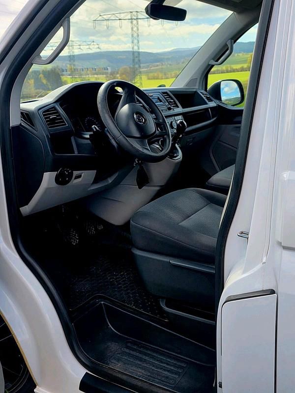 Second-hand VW Transporter 102 CP (75 kW) 2017 Alb Van
