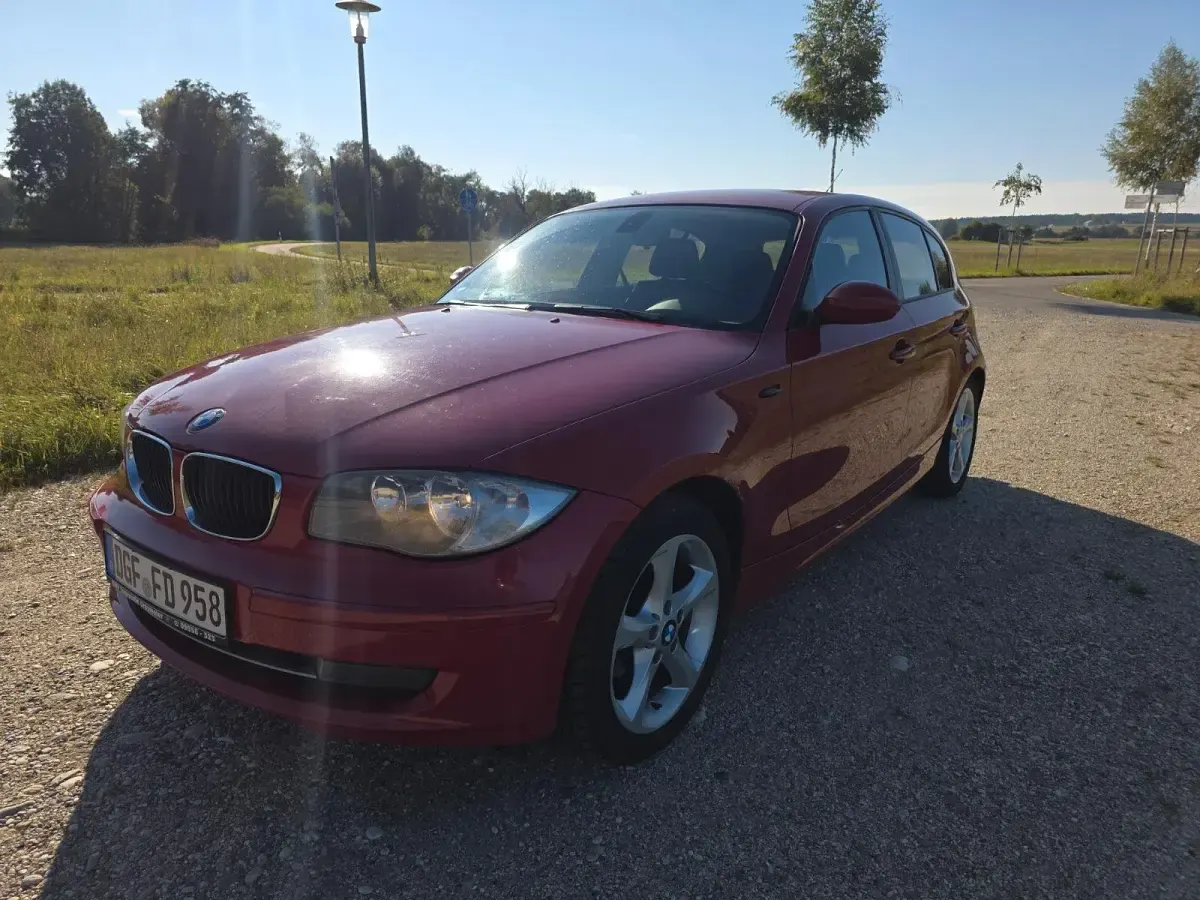 Gebraucht BMW 116 122 PS (89 kW) 2008 Rot Kleinwagen