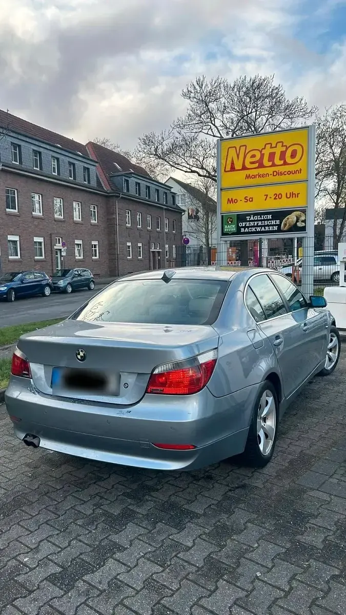 Gebraucht BMW 525 177 PS (130 kW) 2005 Grau Limousine