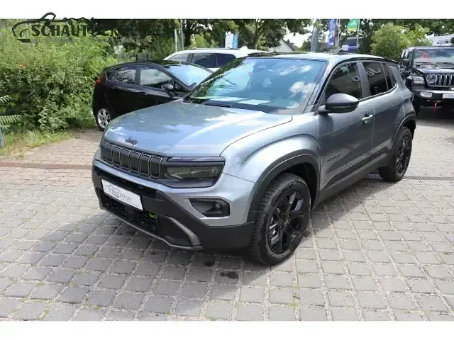 Neu Jeep Avenger Overland 146 PS (107 kW) 2026 Grau SUV