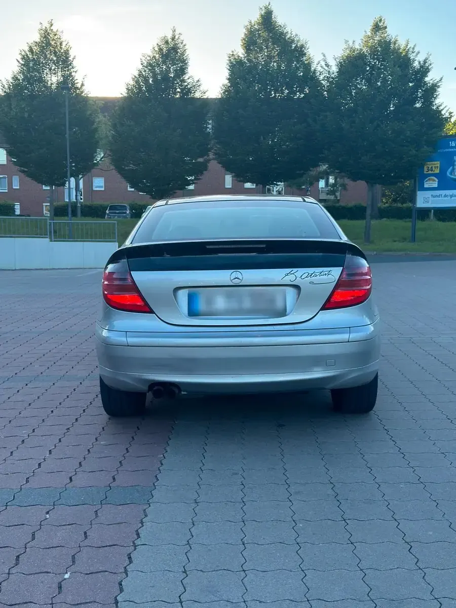 Gebraucht Mercedes C180 143 PS (105 kW) 2002 Silber Coupé