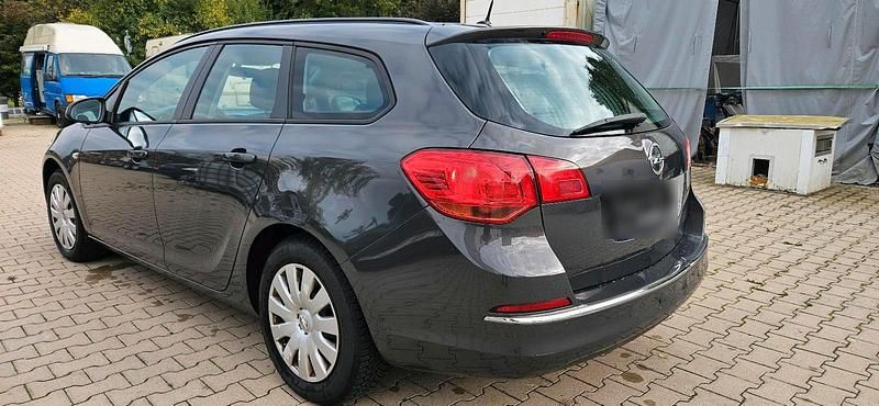 Gebraucht Opel Astra 110 PS (80 kW) 2013 Schwarz Kombi