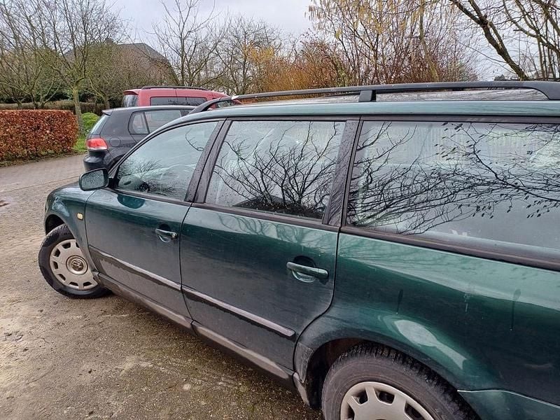Gebraucht VW Passat Trendline 101 PS (74 kW) 1999 Grün Kombi