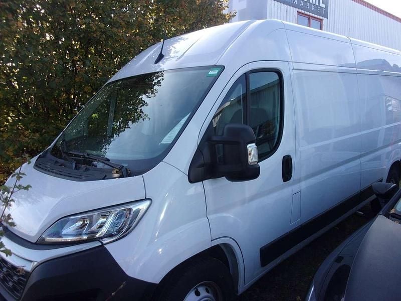 Gebraucht Citroën Jumper Start 165 PS (121 kW) 2023 Weiss icy/deckende lackierung Van / Kleinbus
